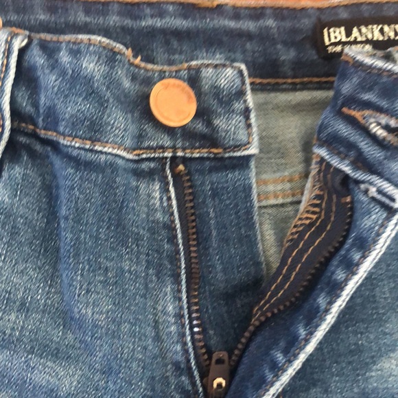 Blank NYC Size 28 Distressed Jean Shorts - Picture 4 of 4